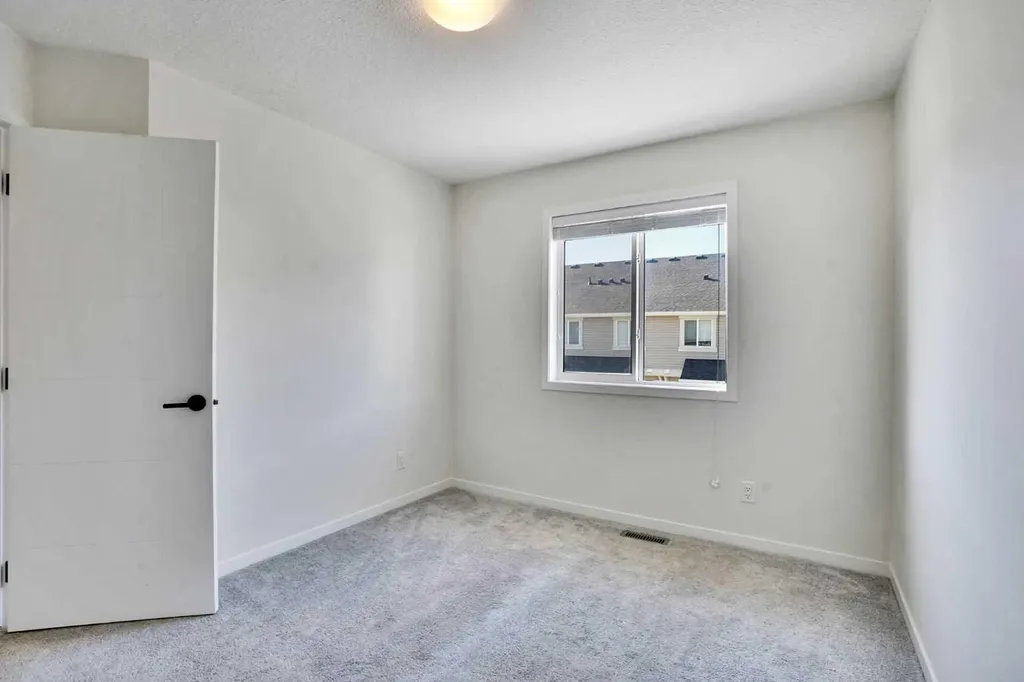 229 South Point Park SW Airdrie AB T4B 5G8