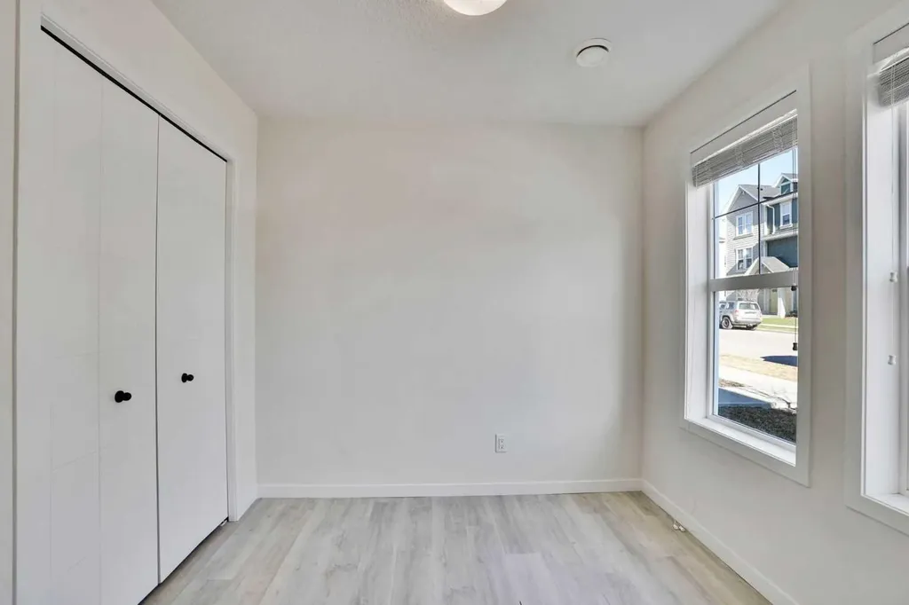 229 South Point Park SW Airdrie AB T4B 5G8