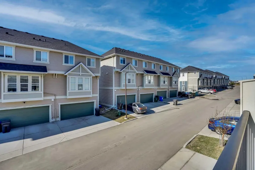 229 South Point Park SW Airdrie AB T4B 5G8