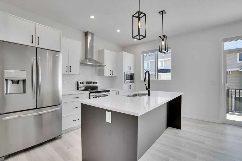 229 South Point Park SW Airdrie AB T4B 5G8