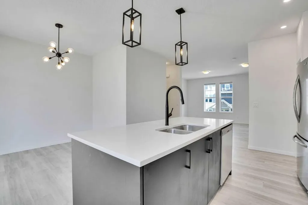 229 South Point Park SW Airdrie AB T4B 5G8