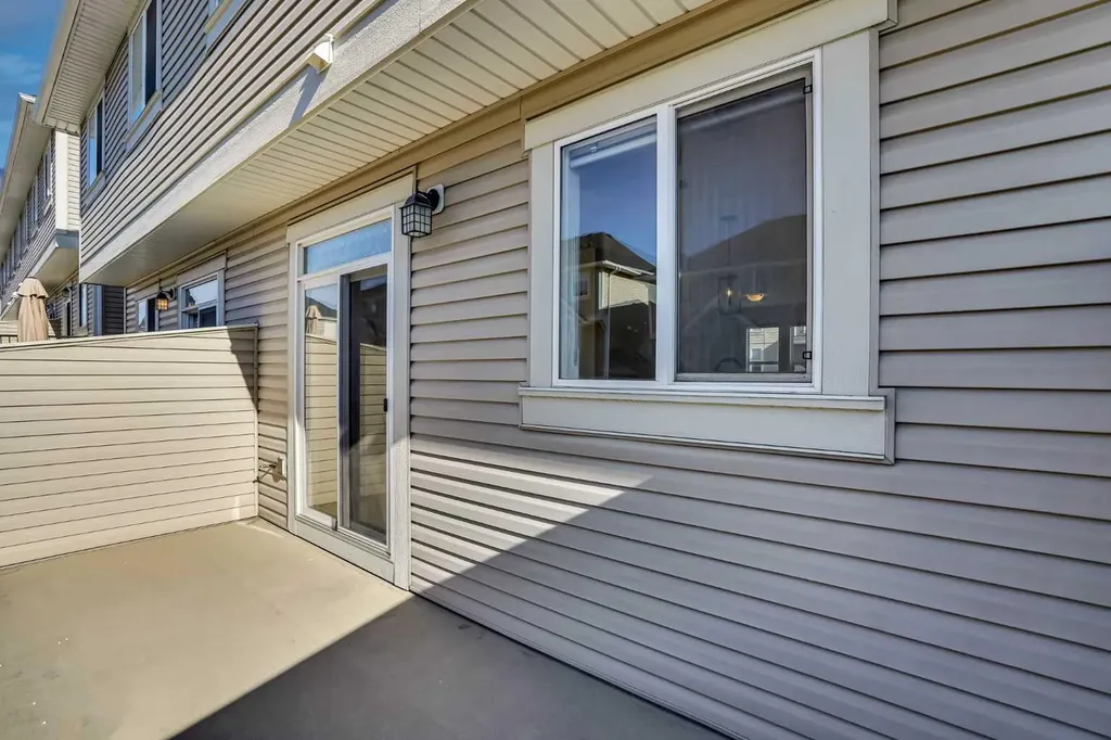 229 South Point Park SW Airdrie AB T4B 5G8