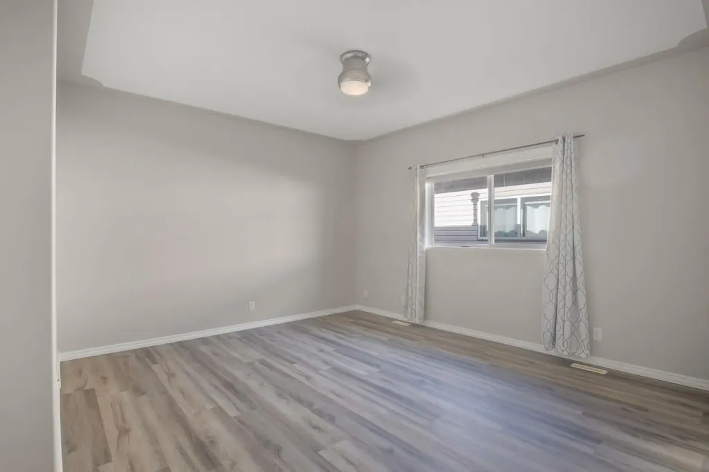 74 Jack Crescent Red Deer AB T4P 0B1