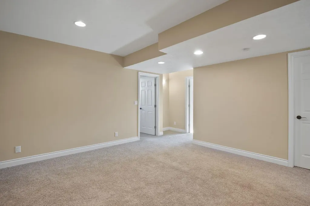 74 Jack Crescent Red Deer AB T4P 0B1