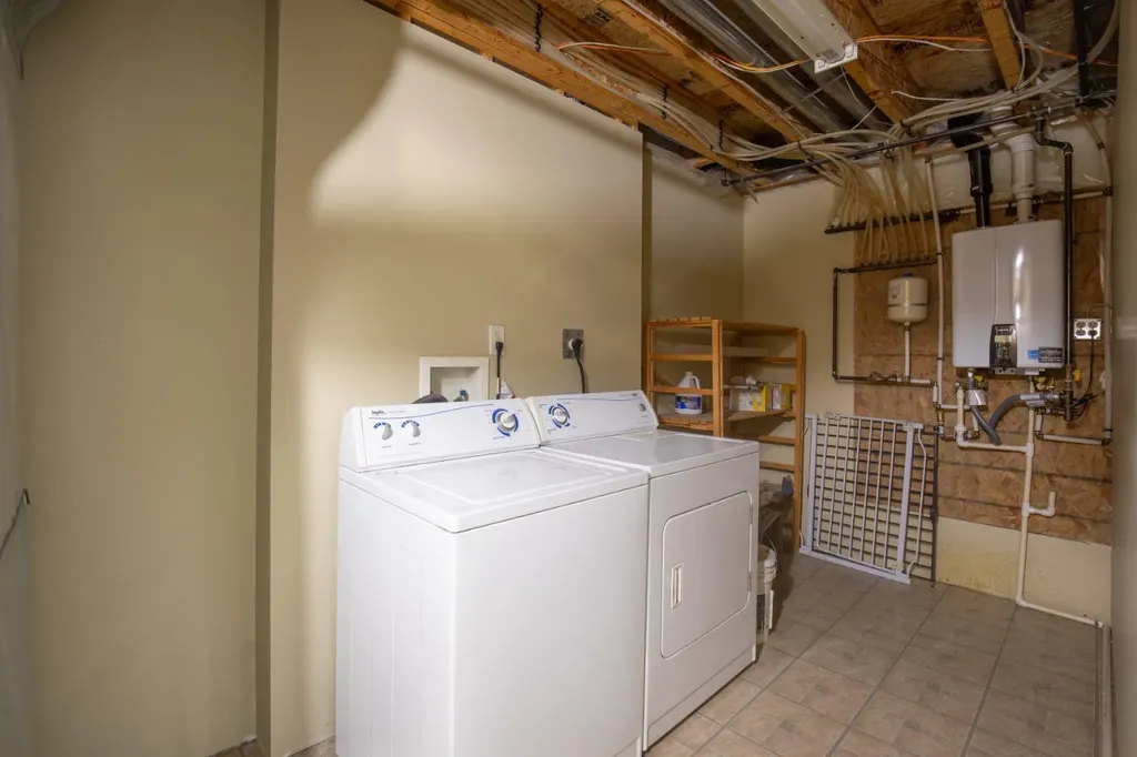 74 Jack Crescent Red Deer AB T4P 0B1