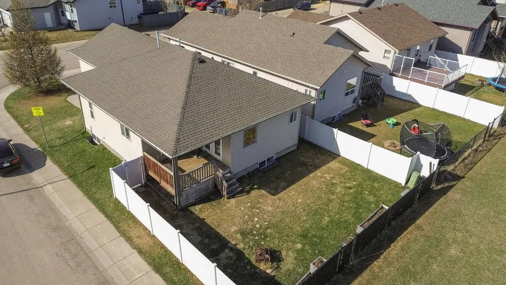 74 Jack Crescent Red Deer AB T4P 0B1