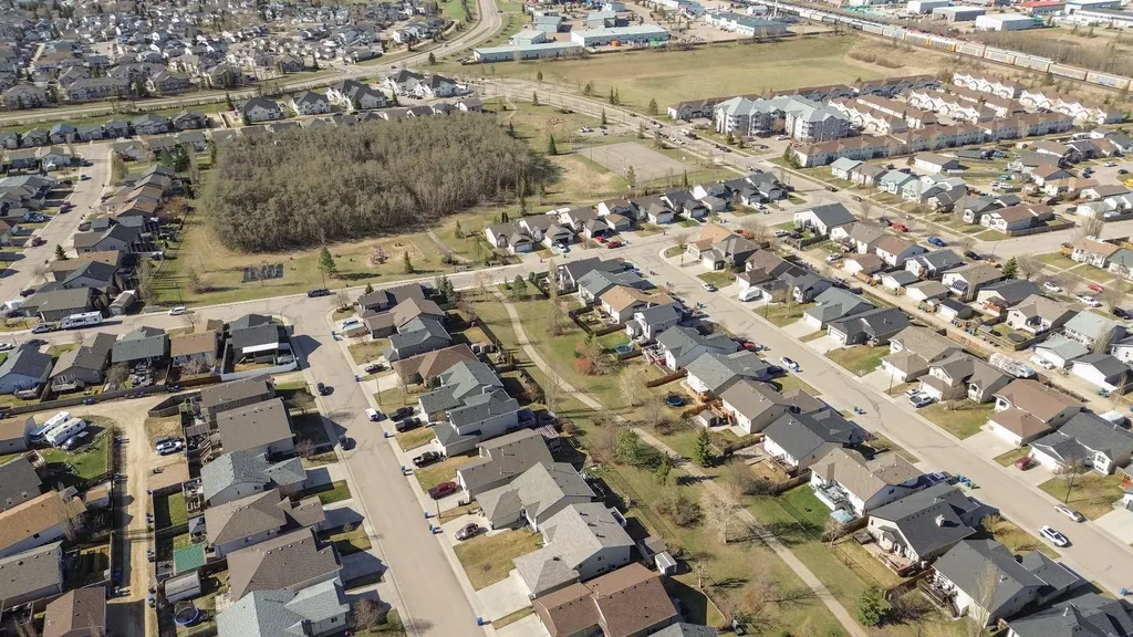 74 Jack Crescent Red Deer AB T4P 0B1