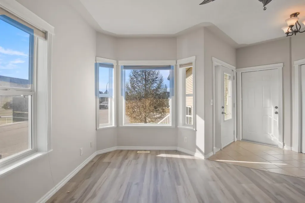 74 Jack Crescent Red Deer AB T4P 0B1