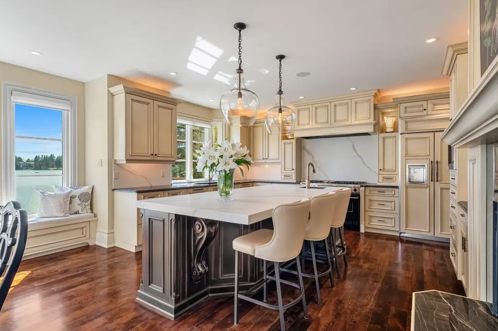 12231 Lake Louise Way SE Calgary AB T2J 2M2