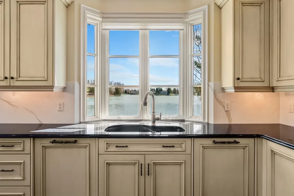 12231 Lake Louise Way SE Calgary AB T2J 2M2