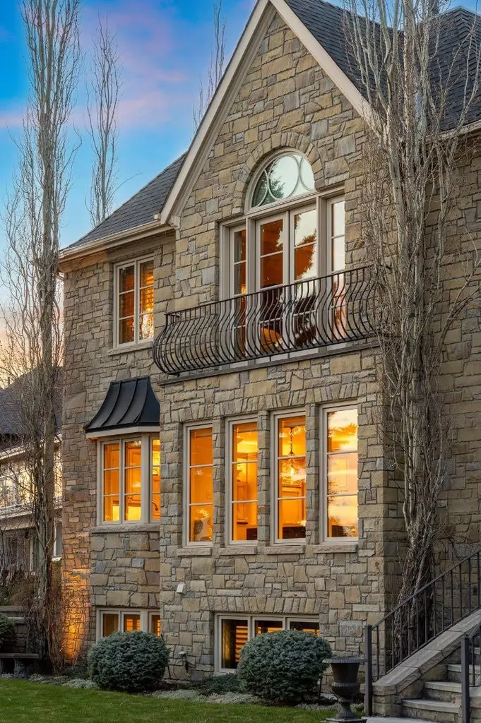 12231 Lake Louise Way SE Calgary AB T2J 2M2