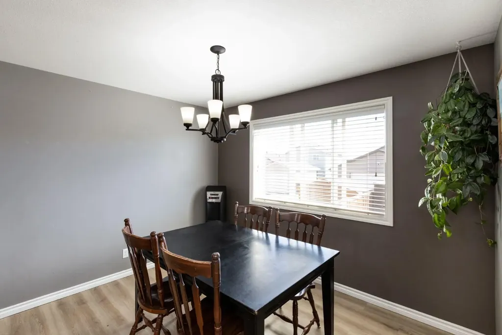 52 Heron Court Penhold AB T0M 1R0