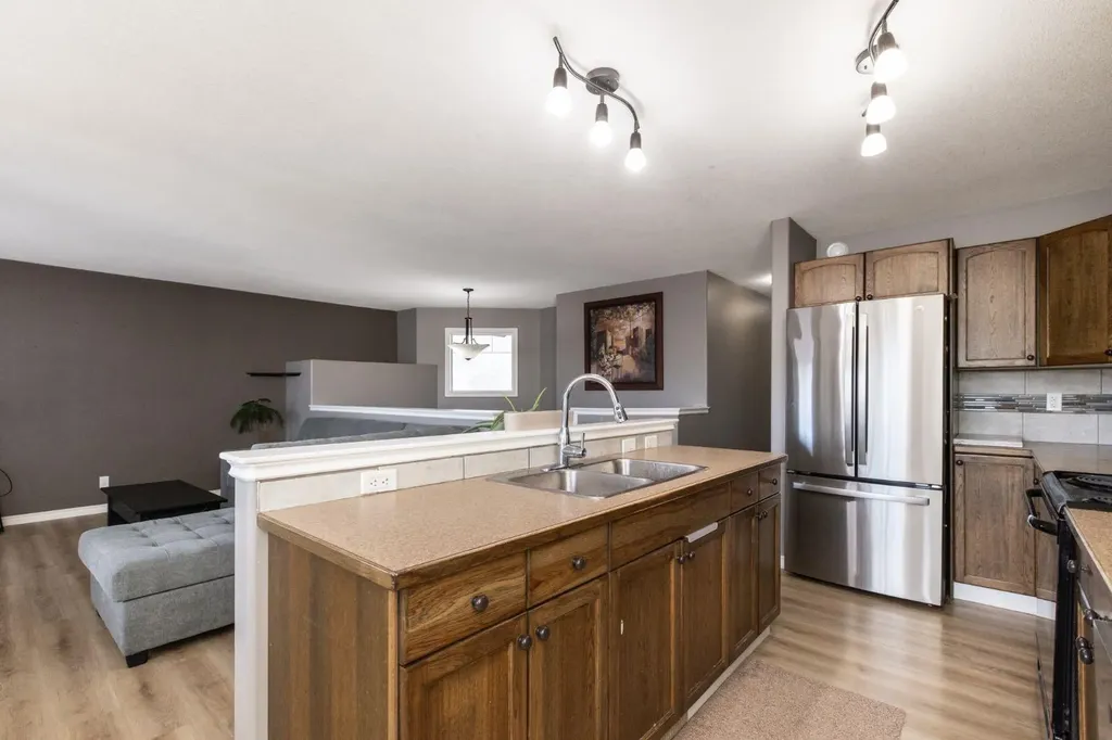 52 Heron Court Penhold AB T0M 1R0