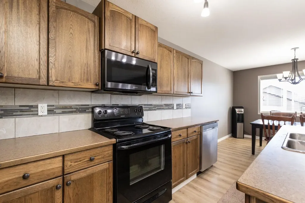 52 Heron Court Penhold AB T0M 1R0