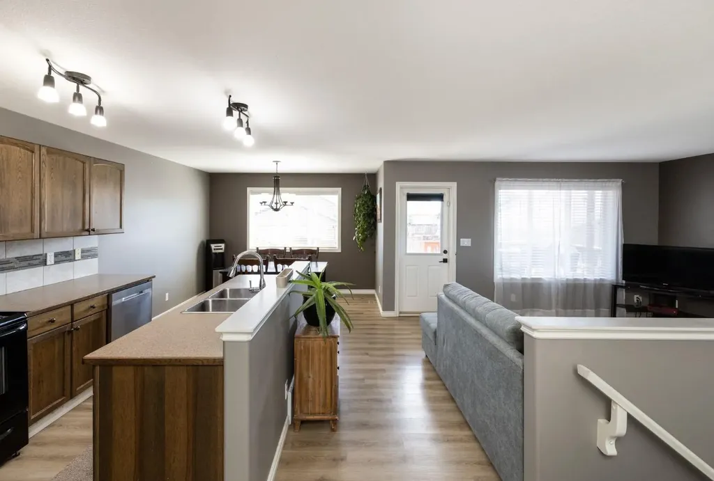 52 Heron Court Penhold AB T0M 1R0