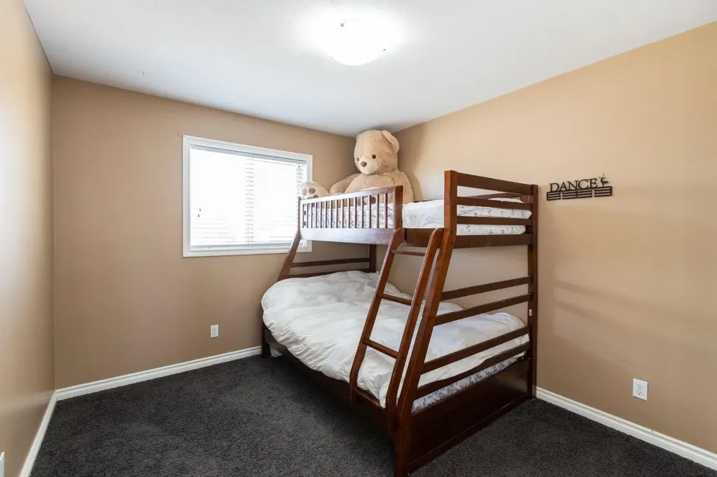 52 Heron Court Penhold AB T0M 1R0