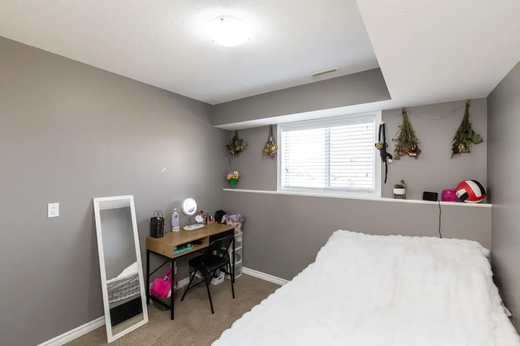 52 Heron Court Penhold AB T0M 1R0