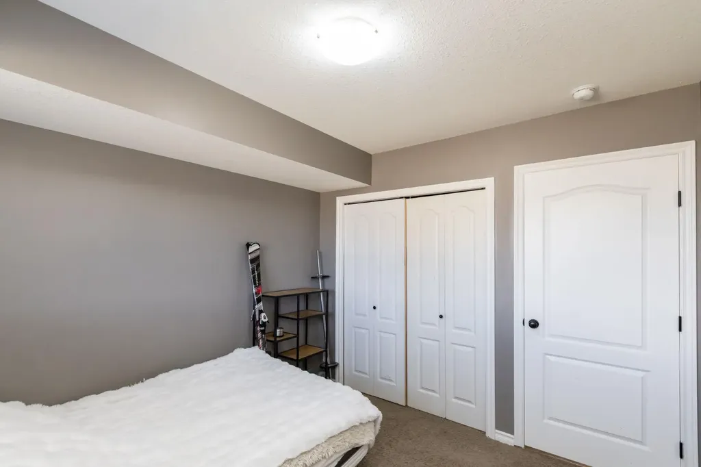 52 Heron Court Penhold AB T0M 1R0