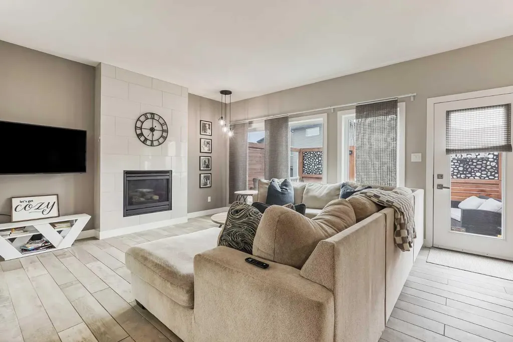 1544 Coalbanks Boulevard W Lethbridge AB T1J 5H7