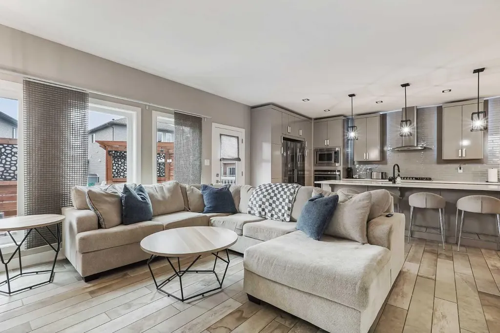 1544 Coalbanks Boulevard W Lethbridge AB T1J 5H7