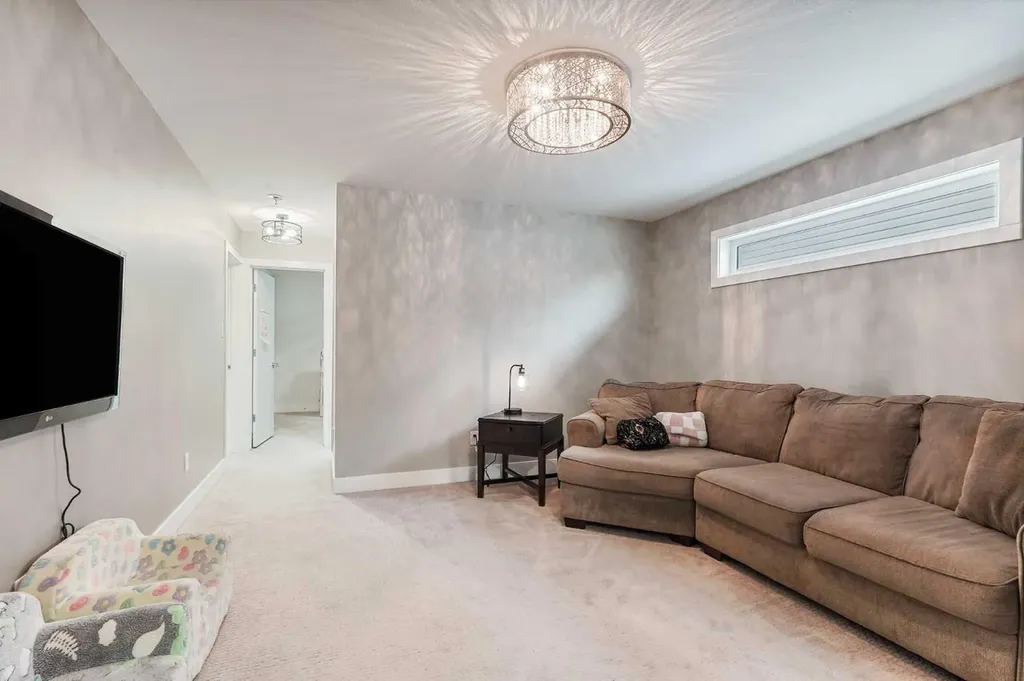 1544 Coalbanks Boulevard W Lethbridge AB T1J 5H7