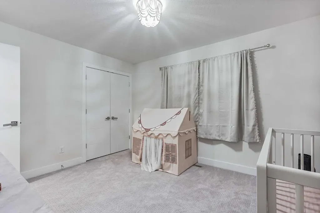 1544 Coalbanks Boulevard W Lethbridge AB T1J 5H7