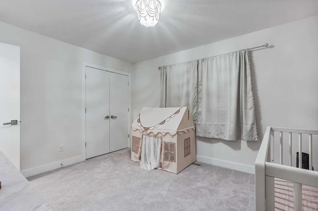 1544 Coalbanks Boulevard W Lethbridge AB T1J 5H7
