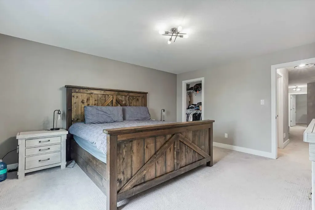 1544 Coalbanks Boulevard W Lethbridge AB T1J 5H7