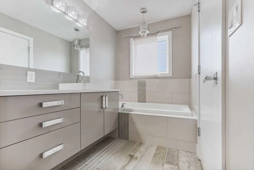 1544 Coalbanks Boulevard W Lethbridge AB T1J 5H7
