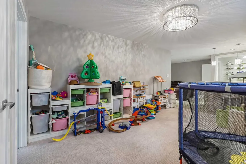 1544 Coalbanks Boulevard W Lethbridge AB T1J 5H7