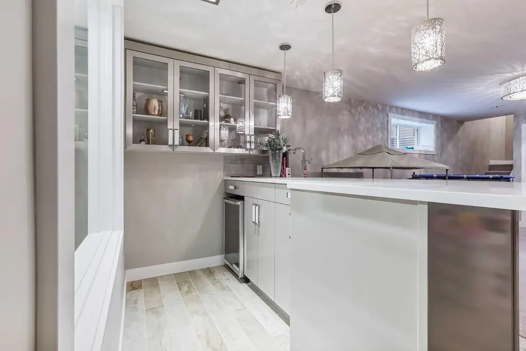 1544 Coalbanks Boulevard W Lethbridge AB T1J 5H7