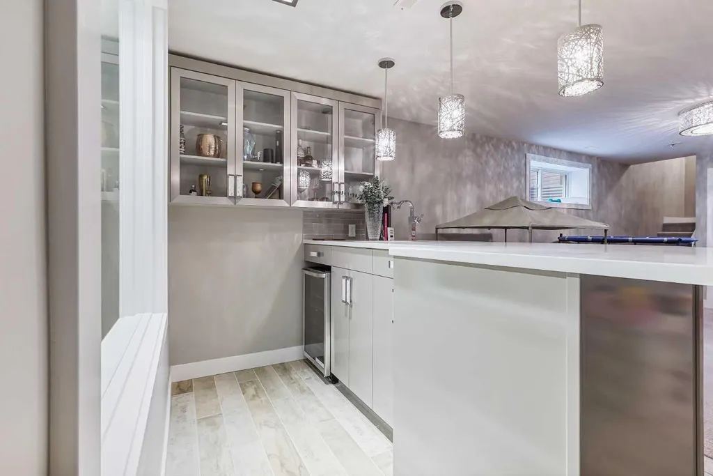 1544 Coalbanks Boulevard W Lethbridge AB T1J 5H7