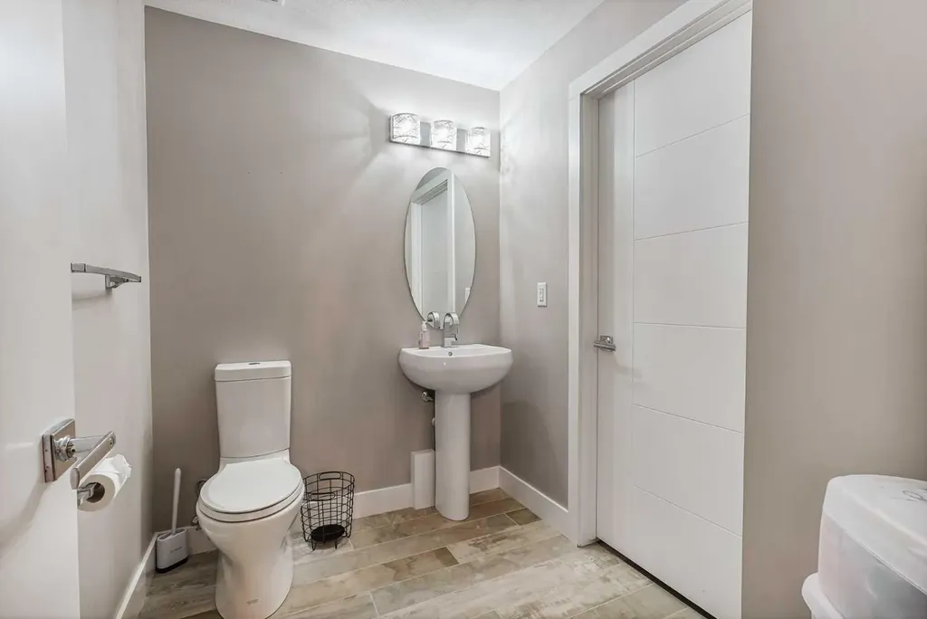 1544 Coalbanks Boulevard W Lethbridge AB T1J 5H7