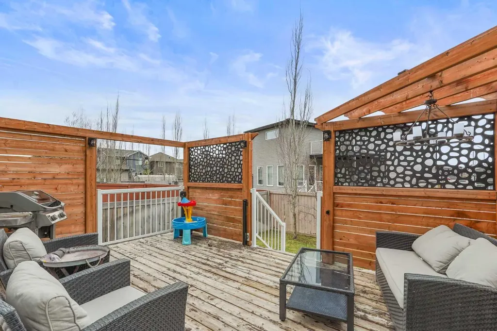 1544 Coalbanks Boulevard W Lethbridge AB T1J 5H7