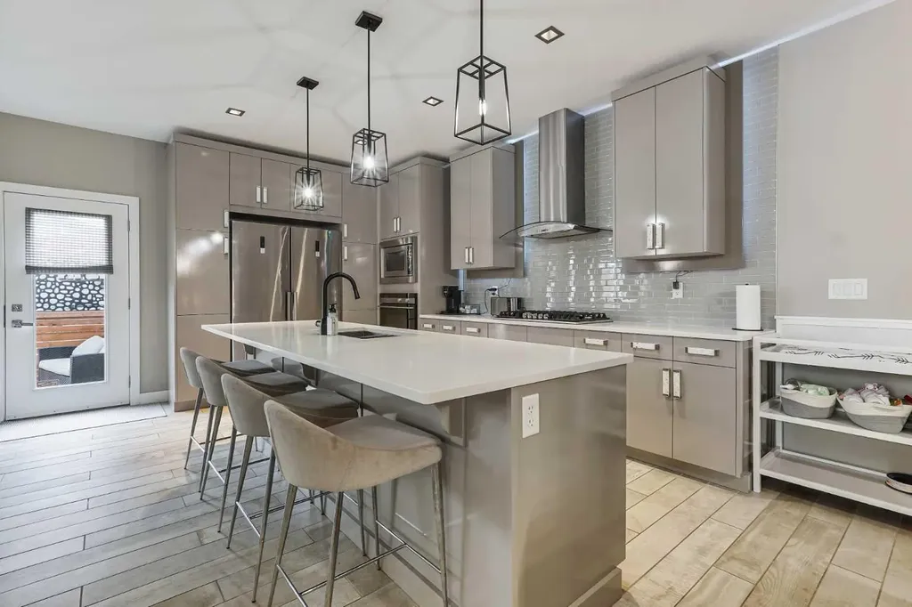 1544 Coalbanks Boulevard W Lethbridge AB T1J 5H7