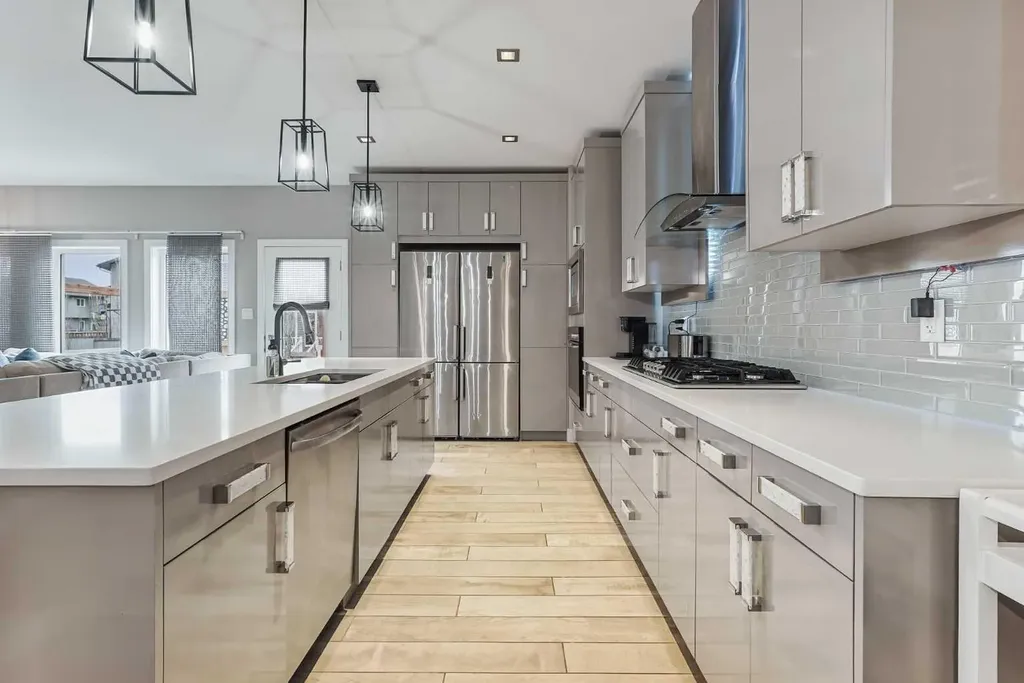 1544 Coalbanks Boulevard W Lethbridge AB T1J 5H7