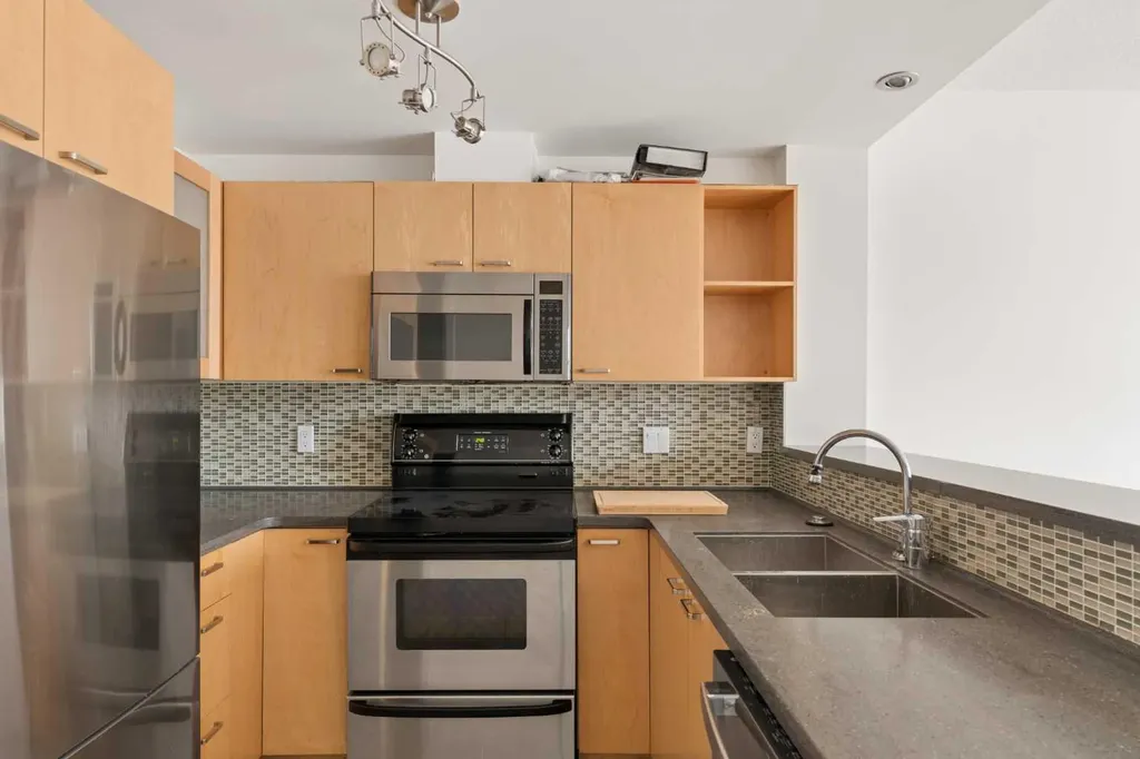 315 24 Avenue SW Calgary AB T2S 3E7