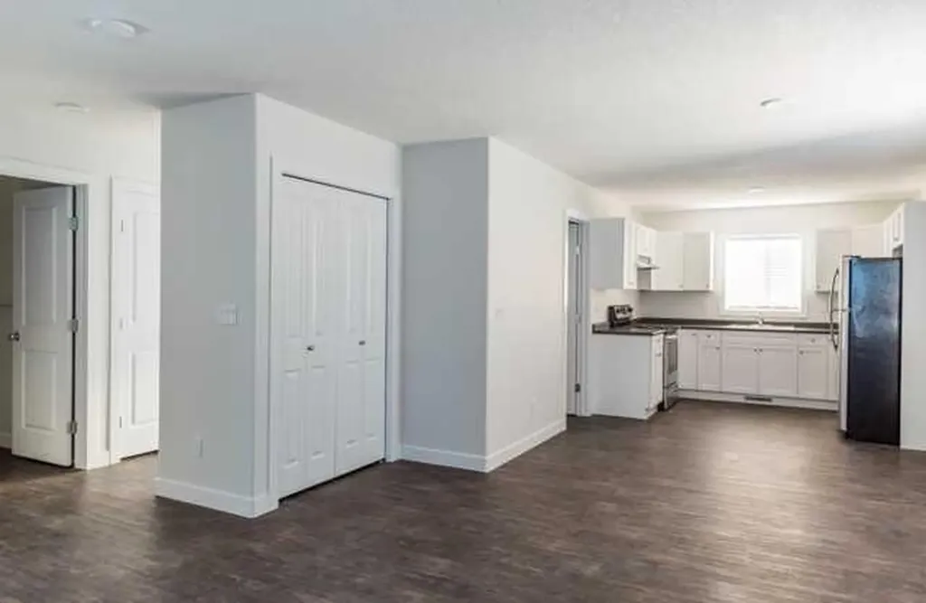 9541 113 Avenue Clairmont AB T8X 5C2