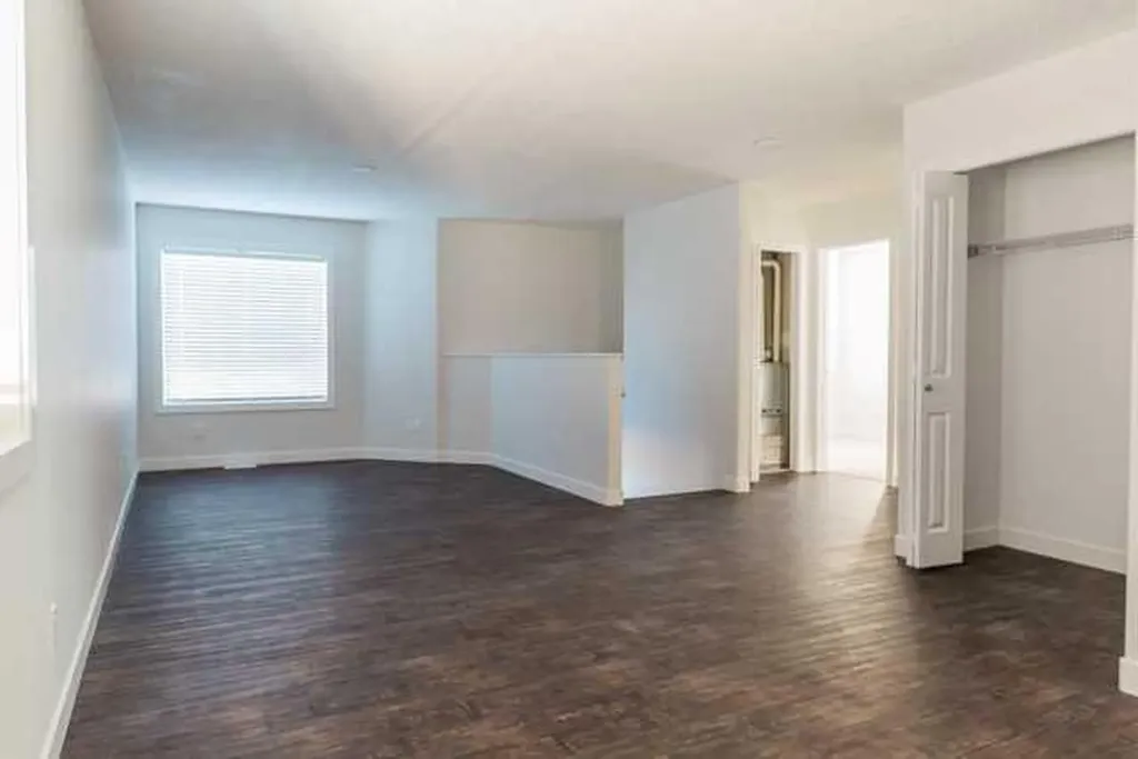 9541 113 Avenue Clairmont AB T8X 5C2