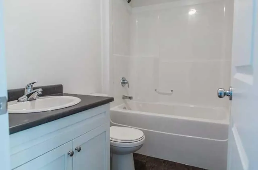 9541 113 Avenue Clairmont AB T8X 5C2