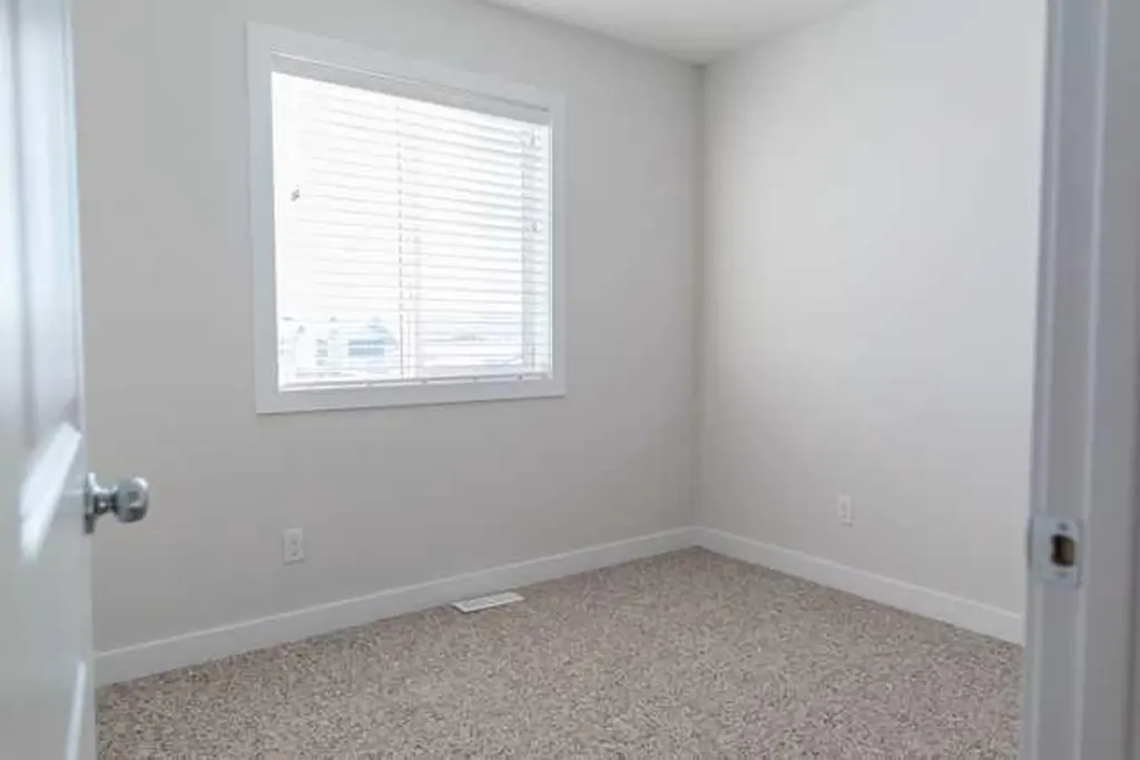 9541 113 Avenue Clairmont AB T8X 5C2
