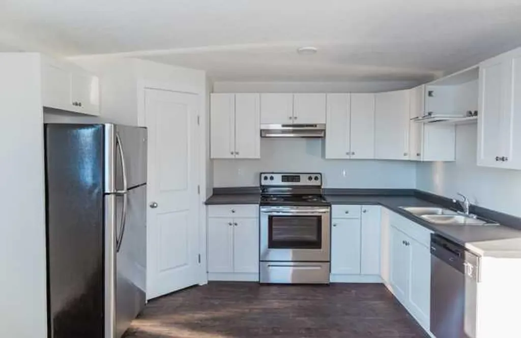 9541 113 Avenue Clairmont AB T8X 5C2