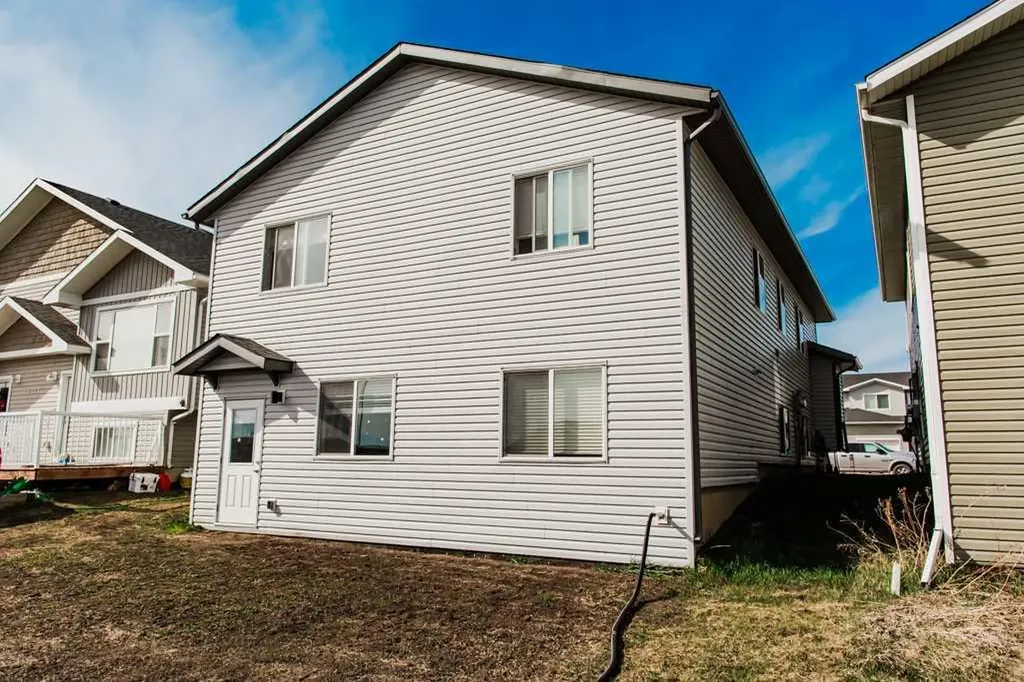 9541 113 Avenue Clairmont AB T8X 5C2