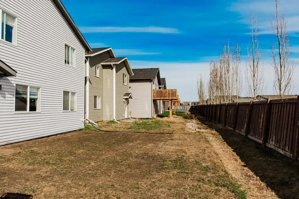 9541 113 Avenue Clairmont AB T8X 5C2