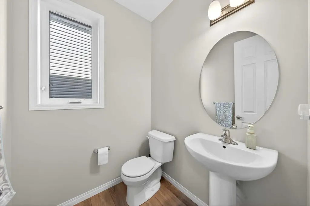 95 Carrington Close NW Calgary AB T3P 1P8