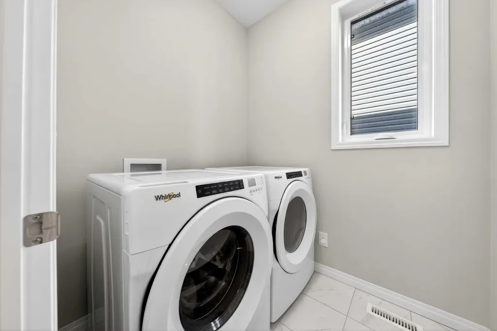 95 Carrington Close NW Calgary AB T3P 1P8