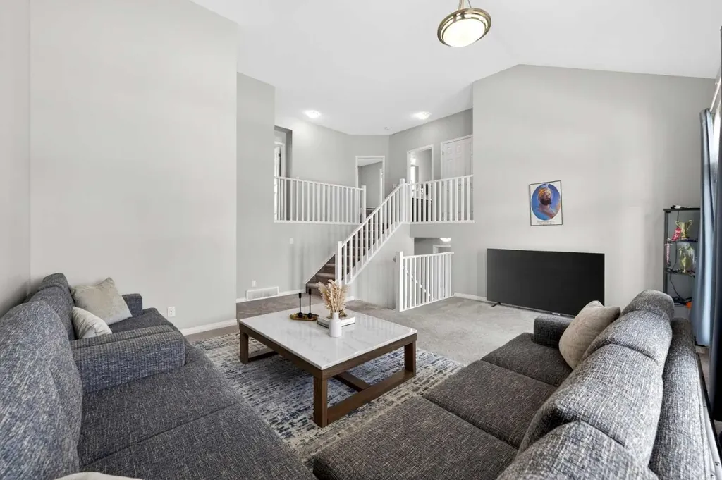 95 Carrington Close NW Calgary AB T3P 1P8