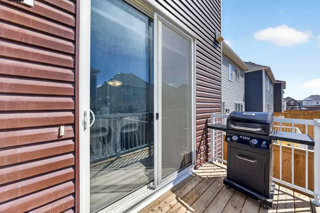95 Carrington Close NW Calgary AB T3P 1P8