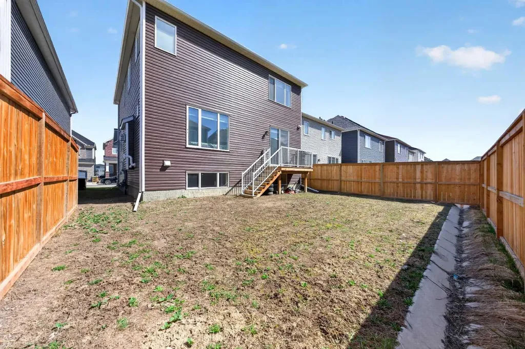 95 Carrington Close NW Calgary AB T3P 1P8