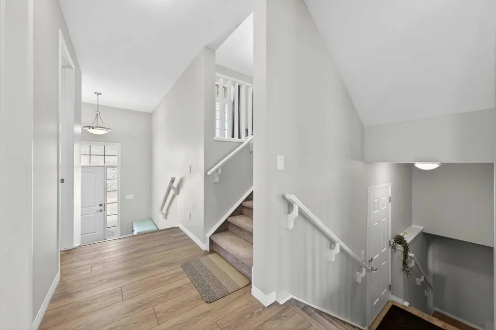 95 Carrington Close NW Calgary AB T3P 1P8